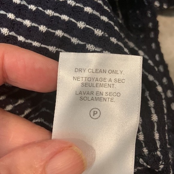 Velvet by graham & Spencer XS navy/white knit cold shoulder 3/4 sleeve top - Picture 6 of 6